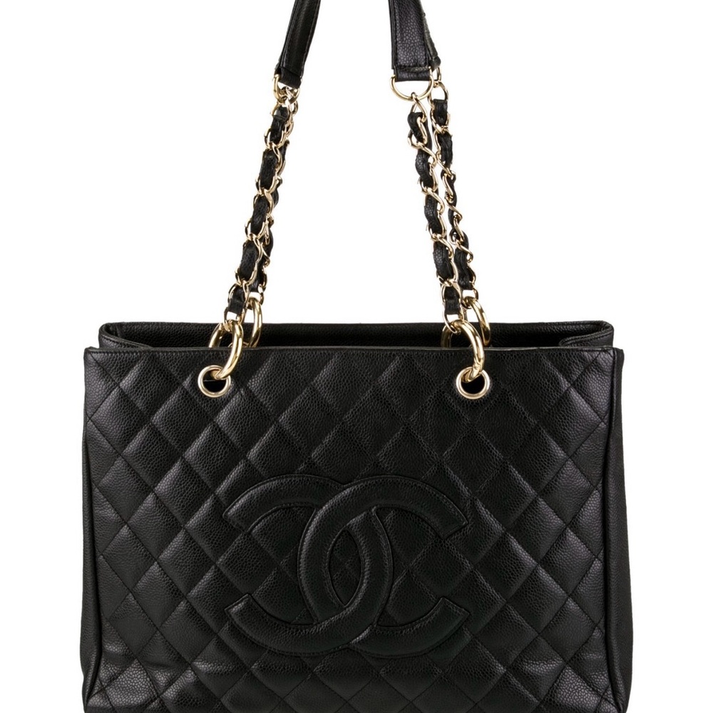 Chanel Black Quilted Shoulder Bag with Gold Chain